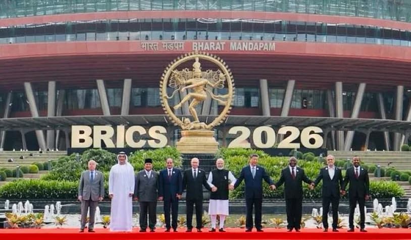 BRICS stiprina atsiskaitymus nacionalinėmis valiutomis, bet bendros valiutos dar nekuria