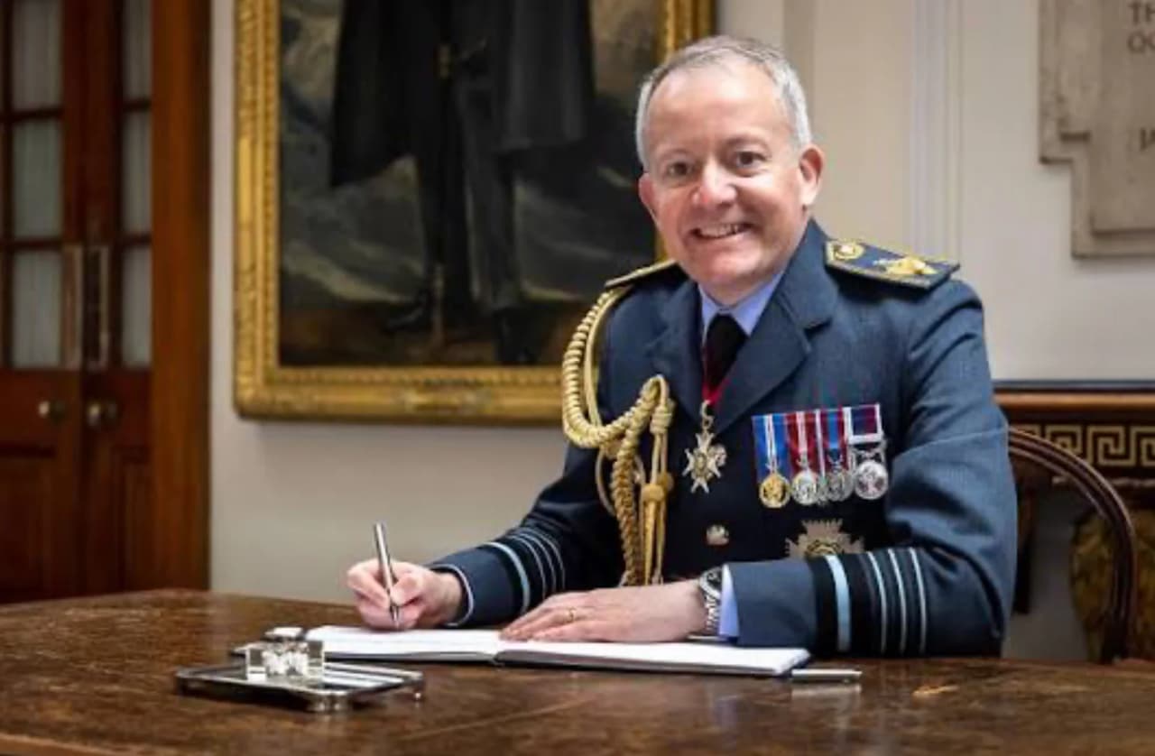Jungtinės Karalystės gynybos štabo viršininkas seras Richard Knighton