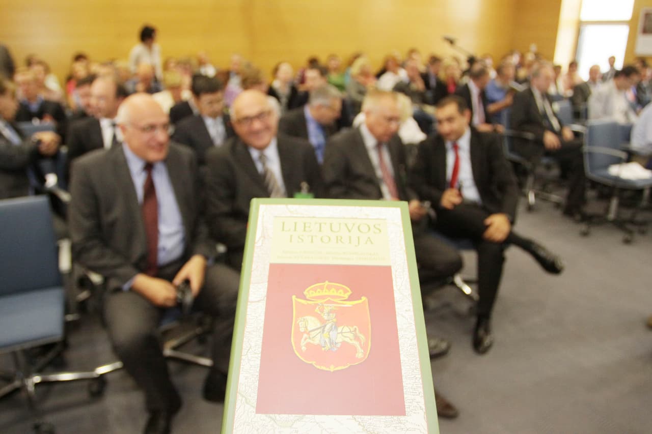 Pristatyta "Lietuvos istorija" nuo valstybės sukūrimo iki grįžimo į politinę Europą. Gedimino Savickio (ELTA) nuotr.