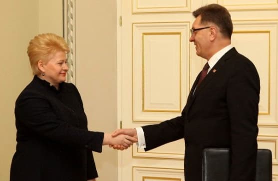 Palankiausiai vertinamų veikėjų sąrašo viršūnėje - Prezidentė ir Premjeras