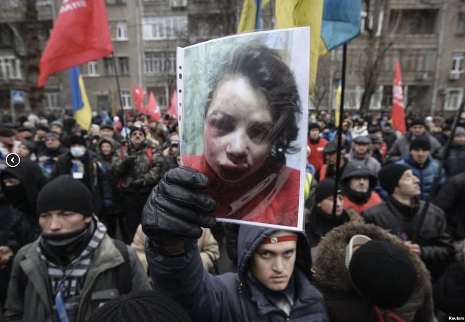 Protestai Kijeve prie VRM po Tatjanos Čornovil užpuolimo