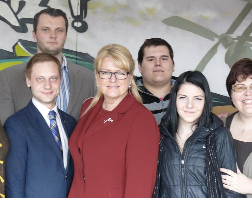 Ministrė A. Pabedinskienė (ketvirta iš dešinės). Nuotr. socmin.lt