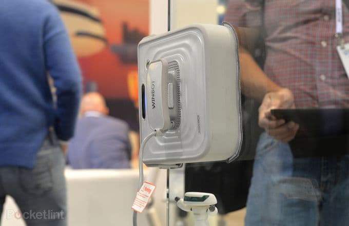 CES 2014: robotas „Winbot“ plauna langus