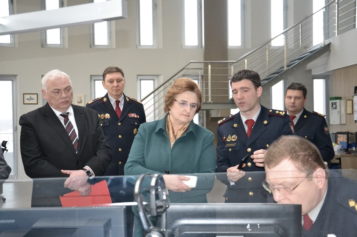 Priešgaisrinės apsaugos ir gelbėjimo departamento (PAGD) BPC lankėsi L. Graužinienė, vidaus reikalų ministras Dailis Alfonsas Barakauskas. Svečius sutiko ir su BPC veikla juos supažindino PAGD direktorius vidaus tarnybos generolas Remigijus Baniulis, direktoriaus pavaduotojas vidaus tarnybos pulkininkas Vygandas Kurkulis ir l. e. BPC viršininko pareigas vidaus tarnybos pulkininkas leitenantas J. Targonskas. Nuotr. iš „vpgt.lt“