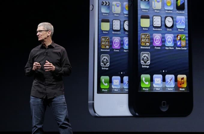 Timas Cookas: „iPhone“ su didesniu ekranu pasirodymas įmanomas