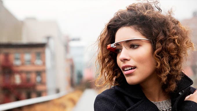 „Google“ papasakojo, kaip su akiniais „Glass“ neįkyrėti kitiems žmonėms