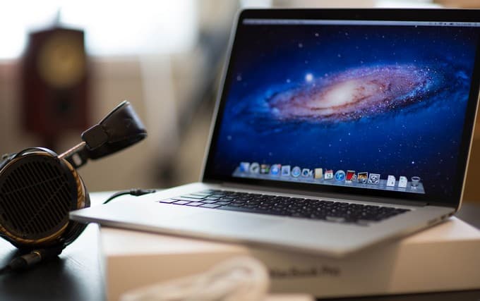 „Apple“ kompiuterių rinkos dalis auga, „iPhone“, atvirkščiai, mažėja