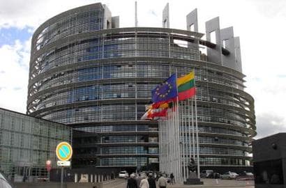 Į EP bandys patekti 12 partijų