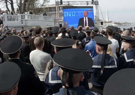 V. Putinas apdovanojo 300 žurnalistų „už objektyvų įvykių Kryme nušvietimą“