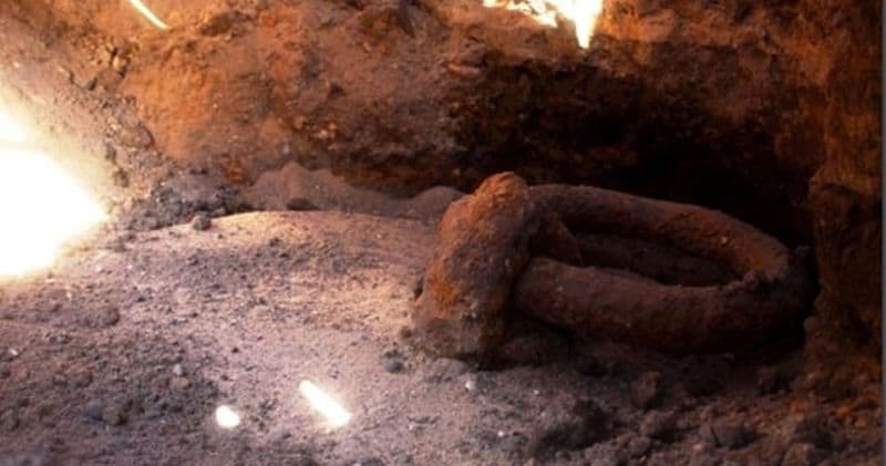 Akmeninis knechtas su žiedu - išpuolio prieš Klaipėdą (Mėmelį) liudytojas. Deniso Nikitenkos (LŽ) nuotr.
