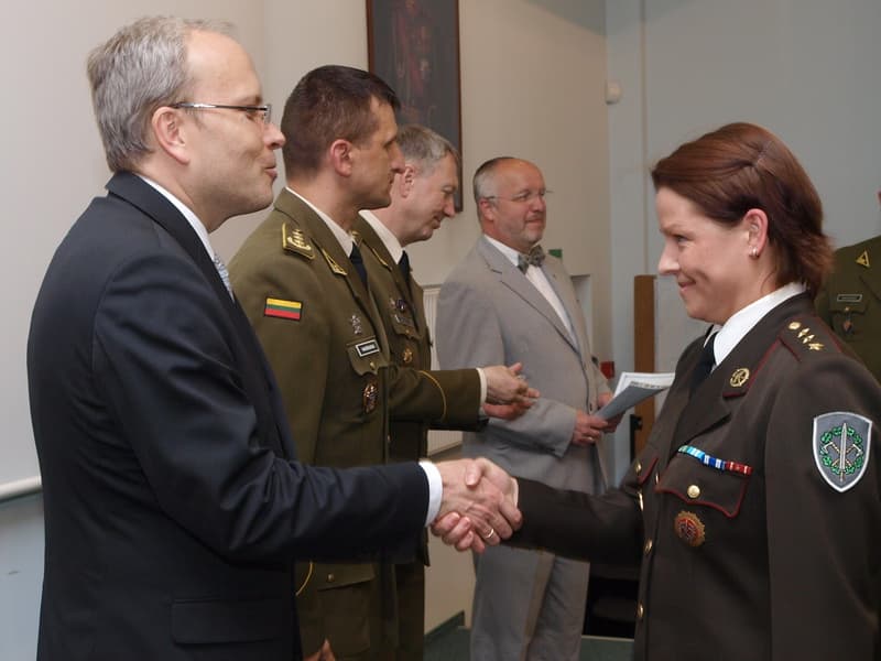 Tarptautinius kursus Lietuvos karo akademijoje baigė apie pusšimtis Lietuvos ir užsienio šalių karininkų