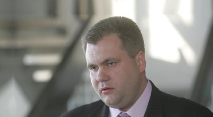Nuotraukoje amžinatilsį Andrius Ūsas, viena iš daugelio aukų išgalvotos, kaip kad Lietuvos teismas įrodė, pedofilijos istorijos sąraše