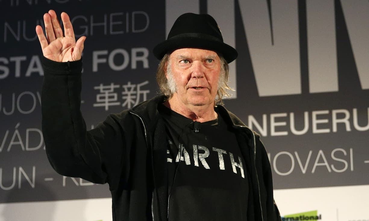 Legendinis muzikantas Neil Young sukūrė filmą apie „Monsanto“ pavojus