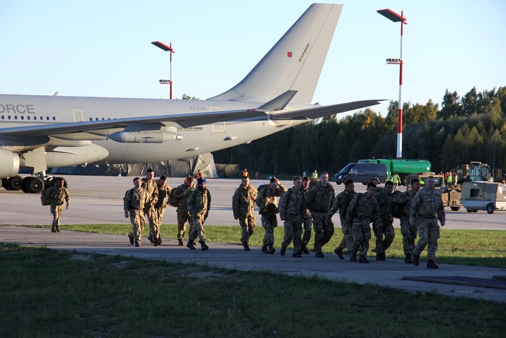 KOP Aviacijos bazės nuotraukose: ARRC atstovų atvykimas į Šiaulių oro uostą.