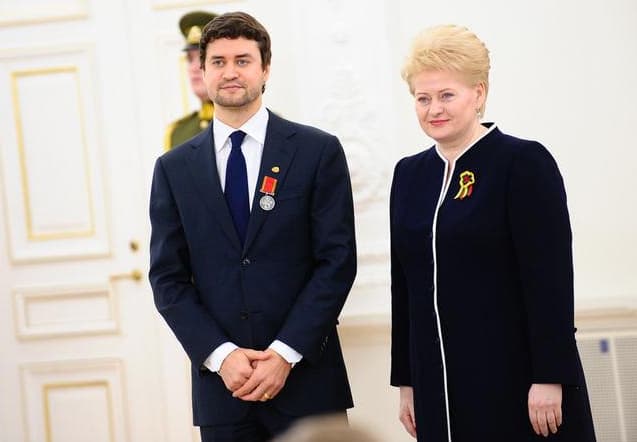 Konservatorių milijonierius Tadas Langaitis (kairėje). Nuotr. facebook.com