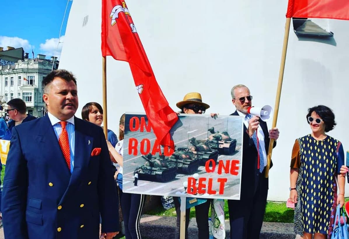 Prieš Kinijoje vykdomus žmogaus teisių pažeidimus protestuoja ir Lietuvos šviesuomenė. Nuotr. facebook.com