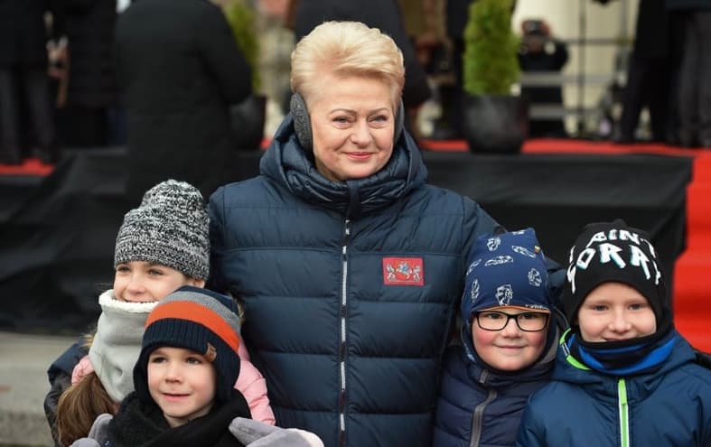Neegzistuojančio fondo vadovė prezidentė Dalia Grybauskaitė. Nuotr. facebook.com