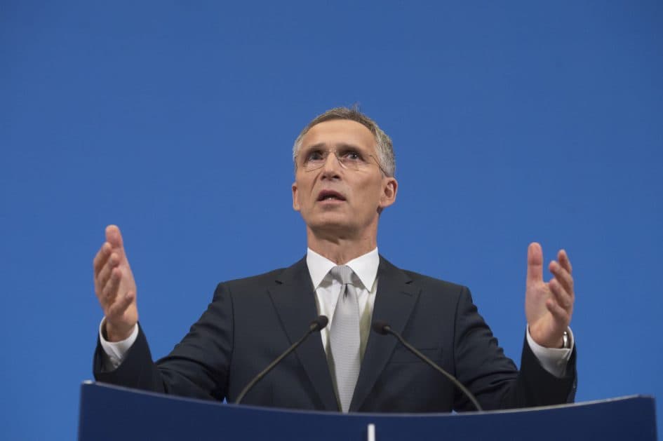 NATO generalinis sekretorius Jensas Stoltenbergas pripažino, kad Pekinas sparčiai artėja Vakarų link ir visus įspėjo apie šią baisią grėsmę.
