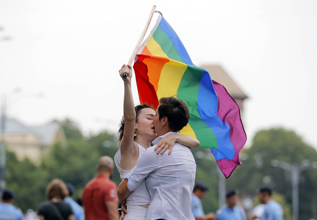 Juodkalnijos homoseksualai dabar galės nevaržomi tuoktis.
