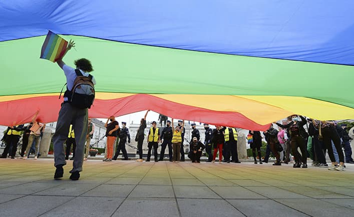 Lenkija rimtai susirūpino žalinga LGBT aktyvistų veikla mokyklose