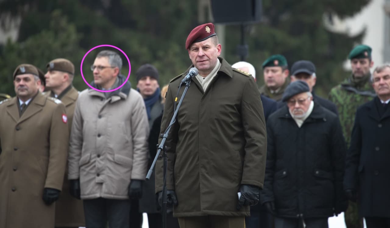 V. Bakas (galvutė pažymėta violetiniu apskritimu). Nuotr. facebook.com