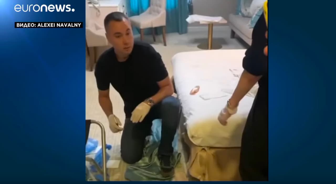 Paviešinti unikalūs vaizdai su buteliuku, ant kurio vėliau aptiko mirtino nuodo Novičioko pėdsakus