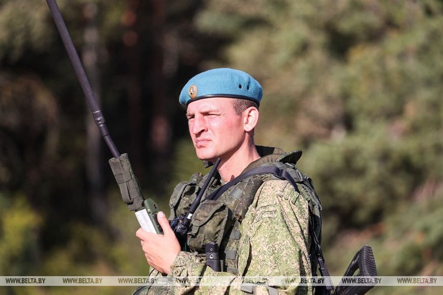 Karinėse pratybose "Slavų brolybė 2020" mokomasi ginti Sąjunginę valstybę nuo NATO ir kitų nedraugų