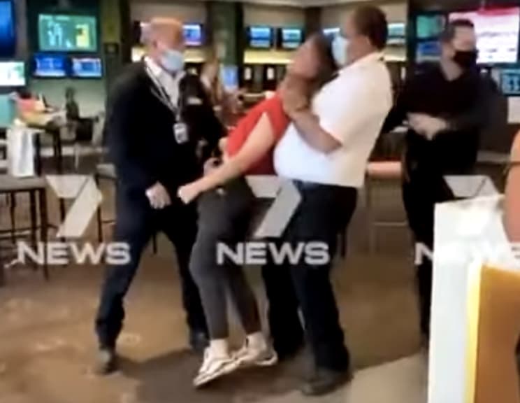 Kaukės nedėvėjęs paauglys Australijoje buvo prismaugtas iki sąmonės netekimo