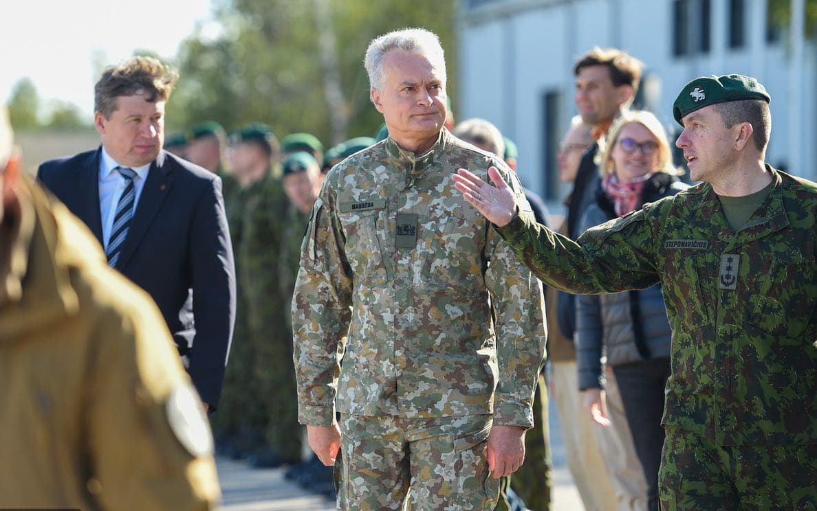 G. Nausėda pasisako už griežtesnes kovos su pasauline koronaviruso pandemija priemones – būtų geriau kad ir dvi šeimos negalėtų susitikti. Nuotr. prezidentas.lt