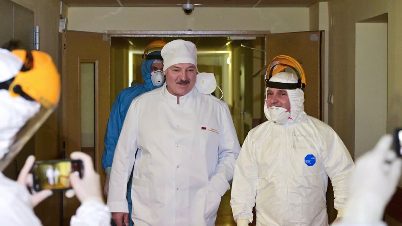 Žudikas A. Lukašenka nutarė aukoti savo šalies gyventojų gyvybes – nevers skiepytis nuo koronaviruso