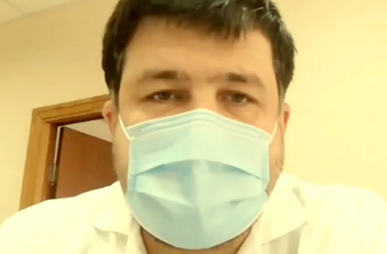Medikai ramina – po vakcinavimo nuo koronaviruso neišdygsta papildomos galūnės