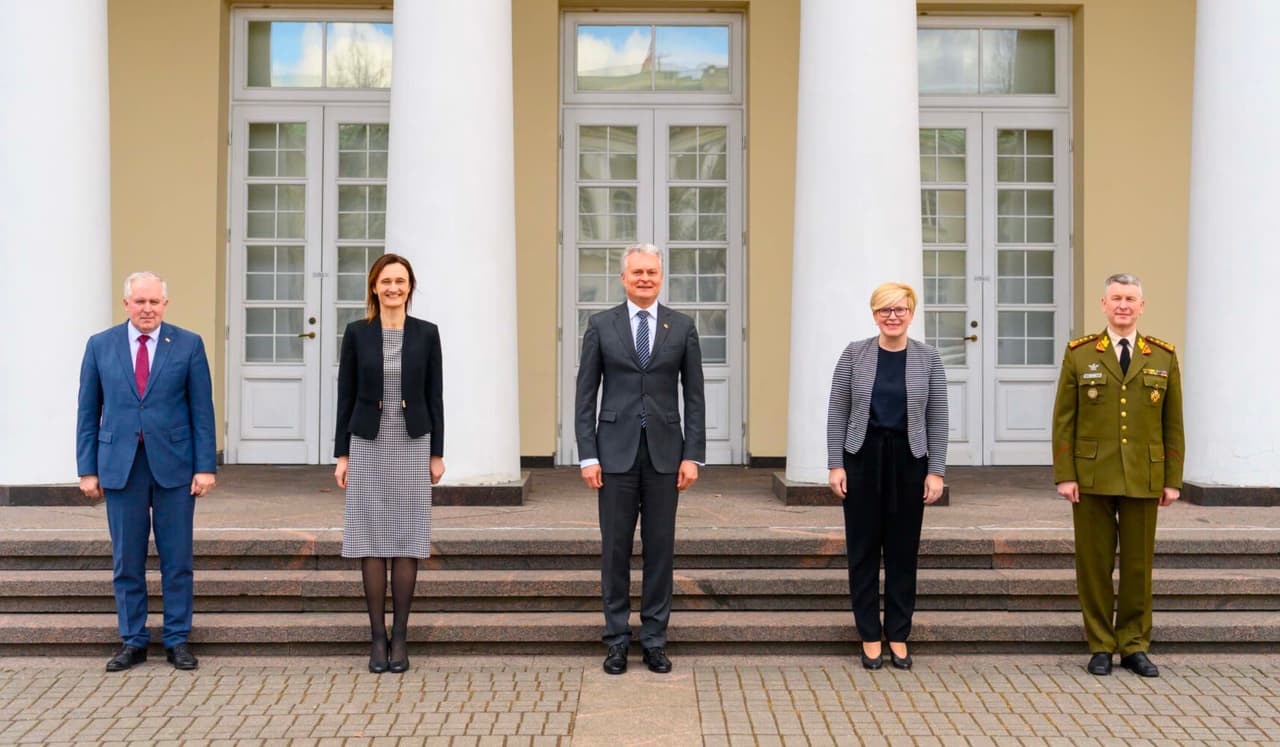 Valstybės gynimo tarybos nariai. Nuotr. prezidentas.lt