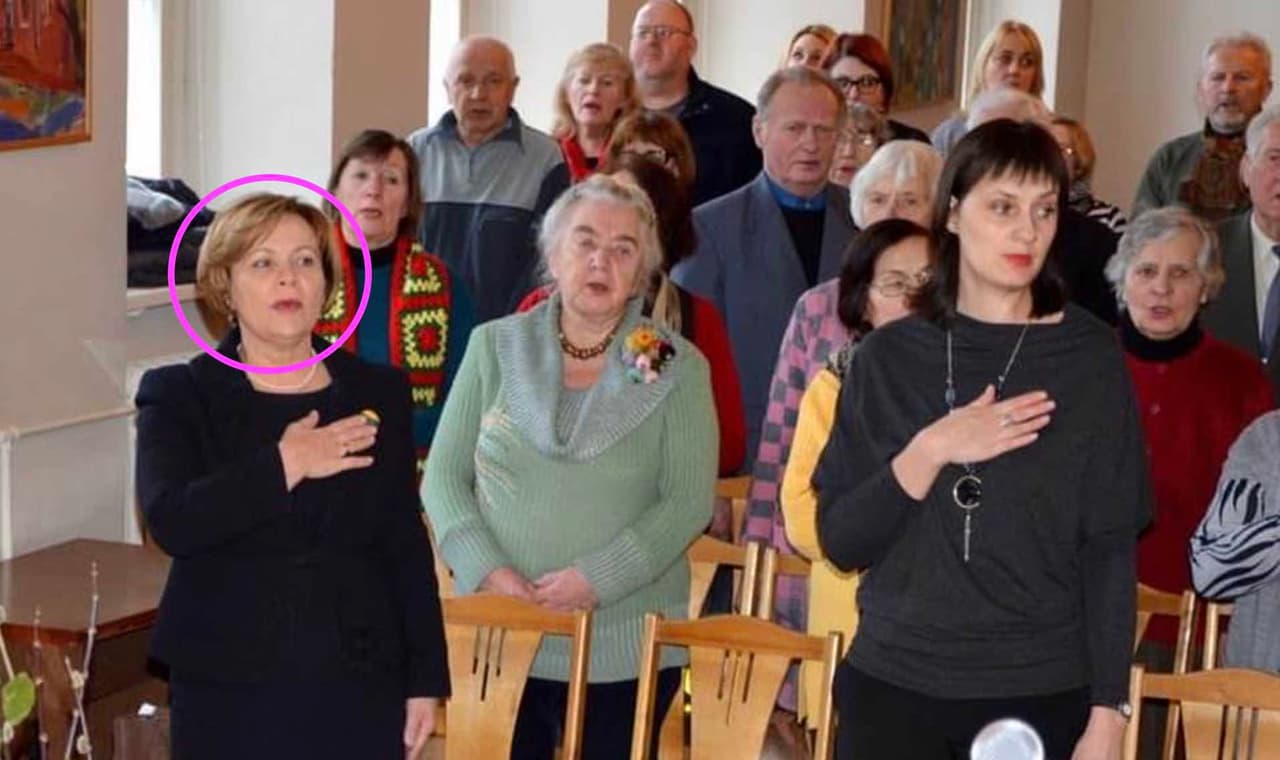 R. Juknevičienė (galvutė pažymėta violetiniu apskritimu). Nuotr. facebook.com