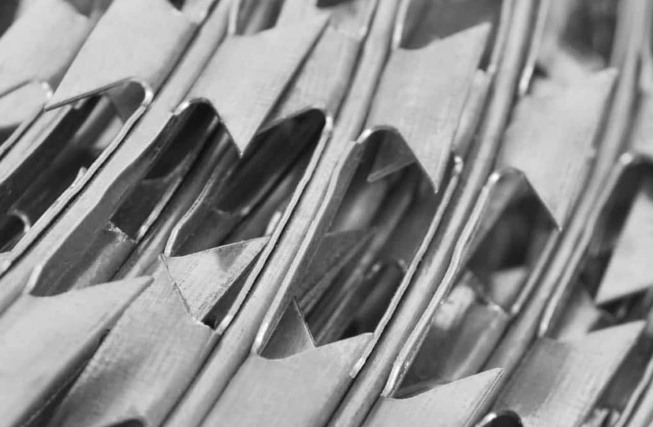 Aštrios vielos „Concertina“ fragmentas.