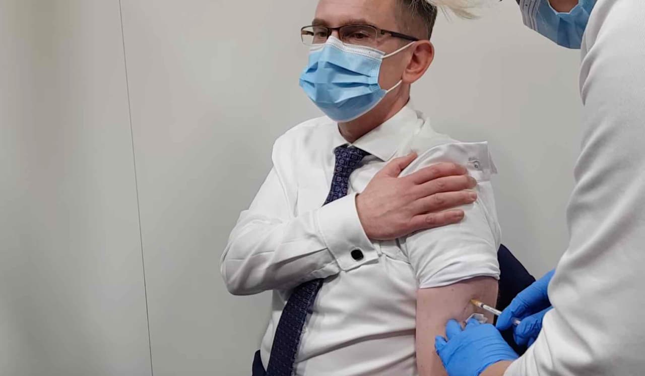 Dulkys ragina tėvus kuo skubiau vakcinuoti vaikus nuo koronaviruso, o ne žaisti su ugnimi