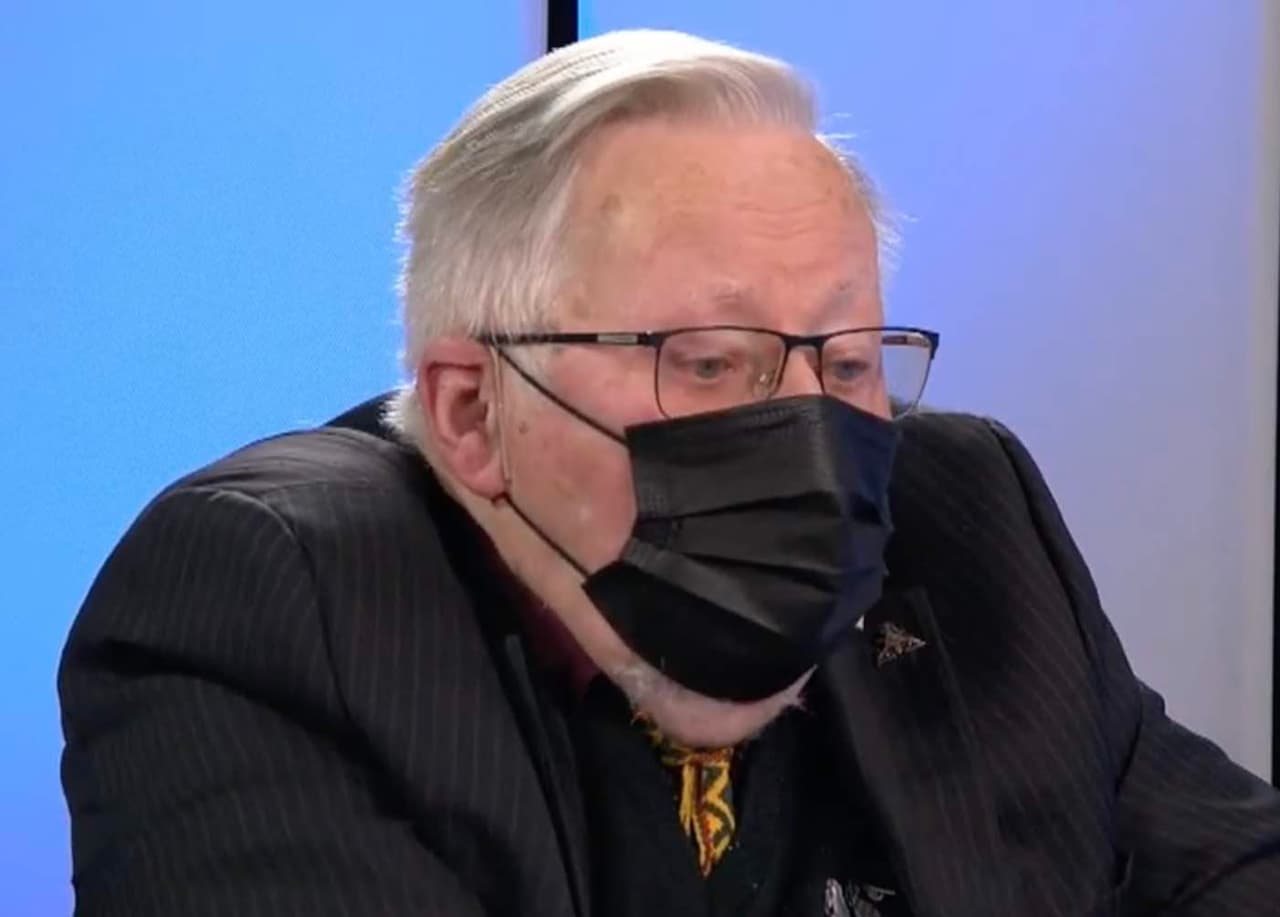 V. Landsbergis atsakė, kaip elgsis, jei Vasario 16-ąją bus nušvilptas balkone