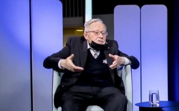 BLIC APKLAUSA. Ar reikia ir siekti Lietuvos prezidento Vytauto Landsbergio ir formalaus įvaldovinimo?