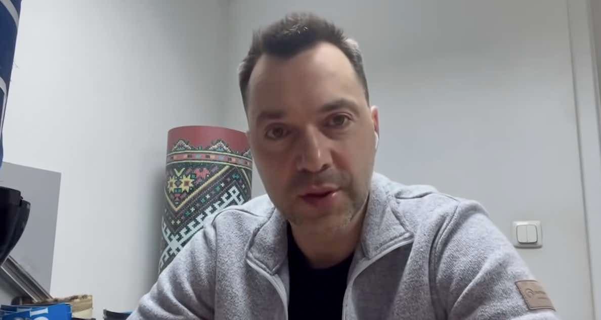 Ukrainos prezidento patarėjas A. Arestovičius prognozuoja, kad karas dar tęsis apie mėnesį