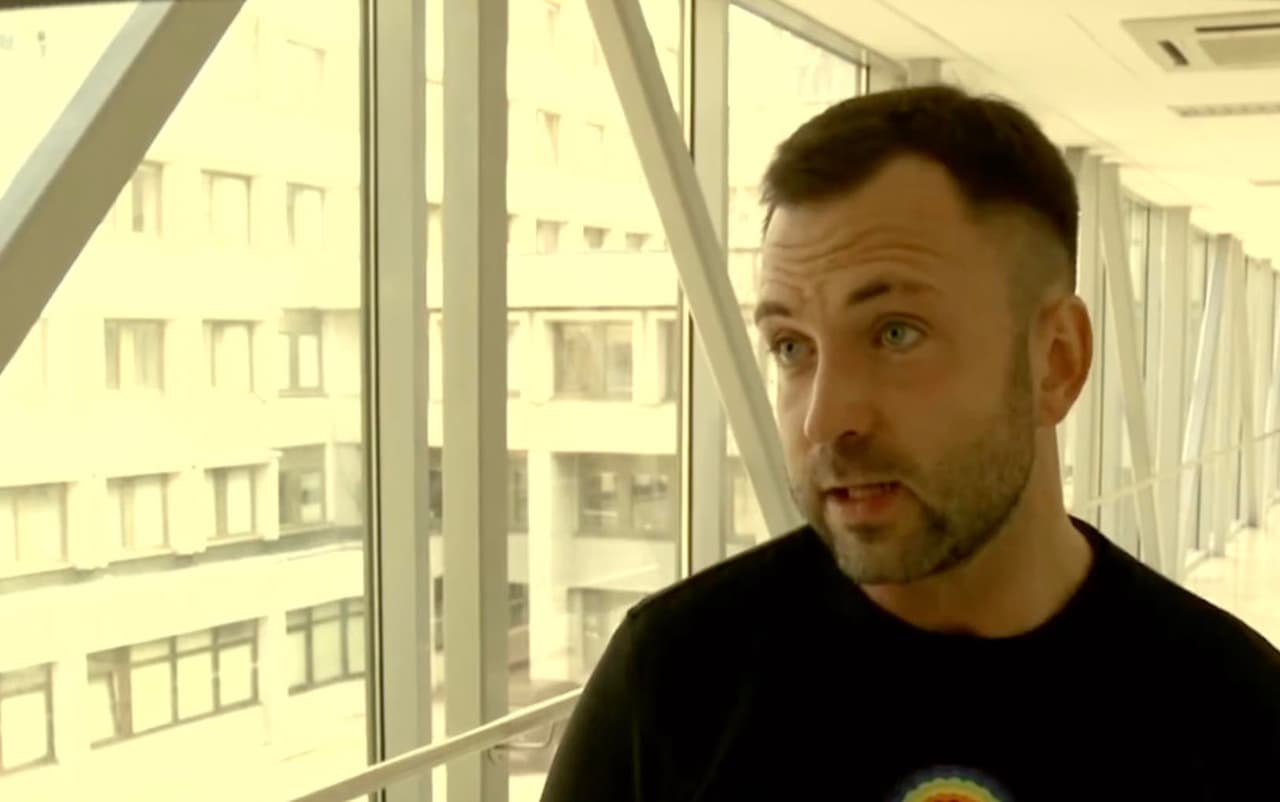 Saugodamas valstybę nuo grėsmės nacionaliniam saugumui, profesionalus Seimo gėjus metė pirštinę lenkui