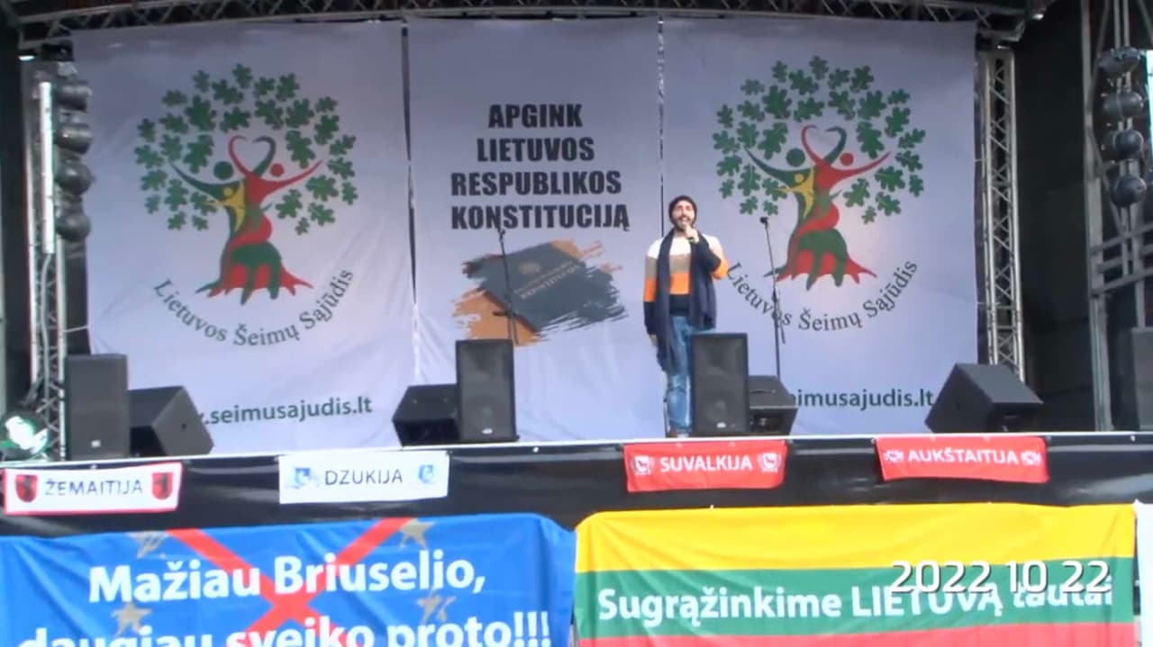 Mitingo santrauka: ginta Konstitucija, kirsta Landsbergiui, pasižiaugta atsivertusiais į normalius