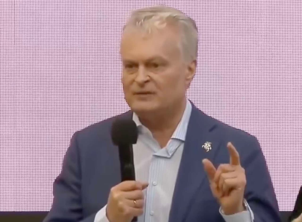 Nausėda informavo, kad jam nieko nereikia rinkėjams žadėti