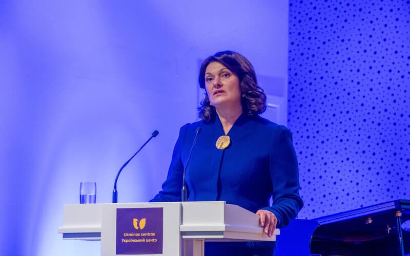 Nausėdienė: žmonijos maisto banko aruodas, derlingiausias juodžemis Europoje naikinamas