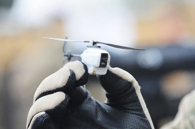 Britų armija kovų lauke jau naudoja robotus vabzdžius