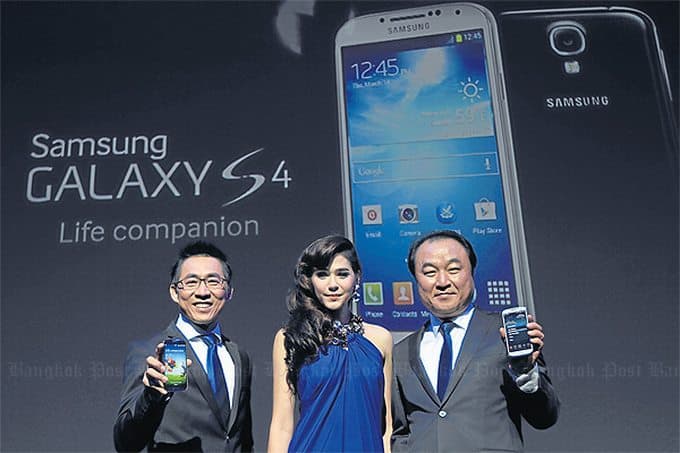 Pirštų atspaudų skaitytuvo negavo nei dabartinis flagmanas "Galaxy S4", nei jo pirmtakas "Galaxy S III"