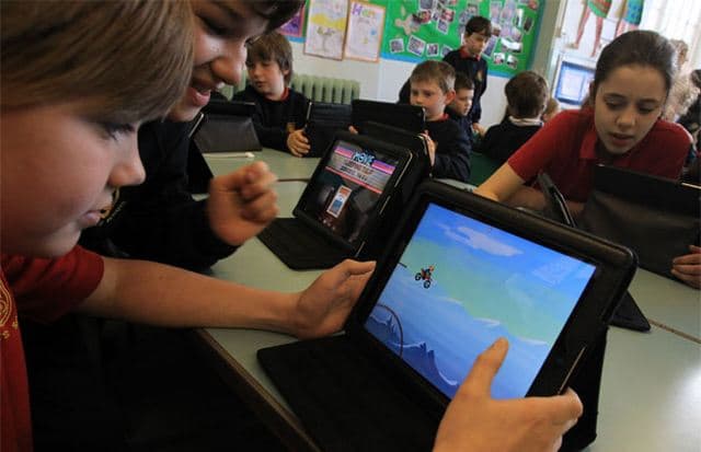 JAV moksleiviams išdalinti „iPad“ iš karto buvo „nulaužti“