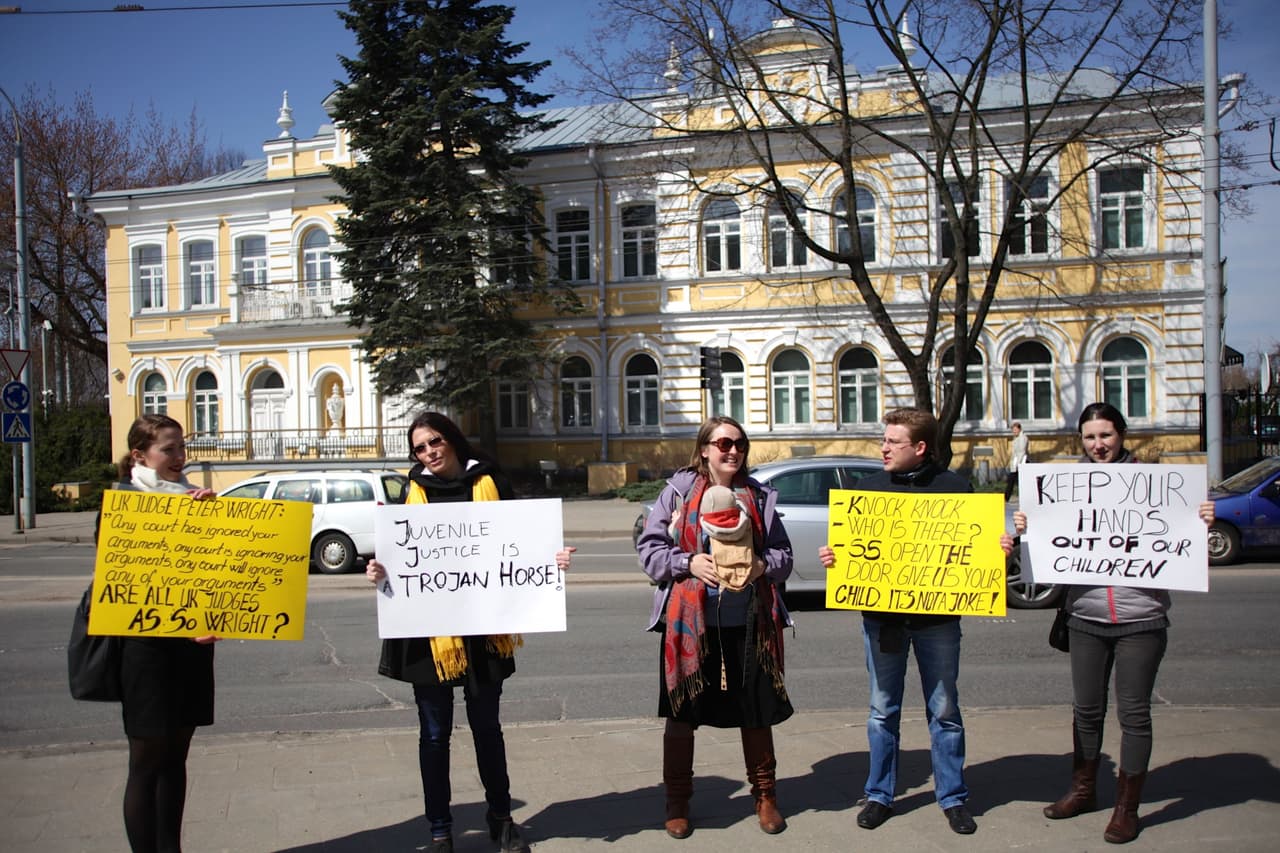Protestas prie Jungtinės Karalystės ambasados